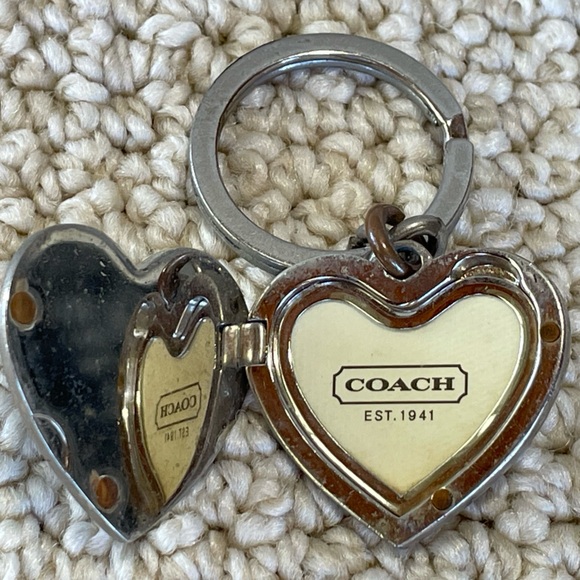 Authentic Coach keychain - Picture 3 of 10